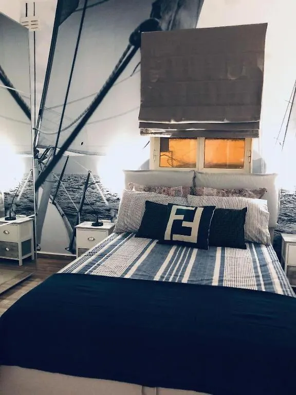 Nautilus Apartment Sliema Homestay