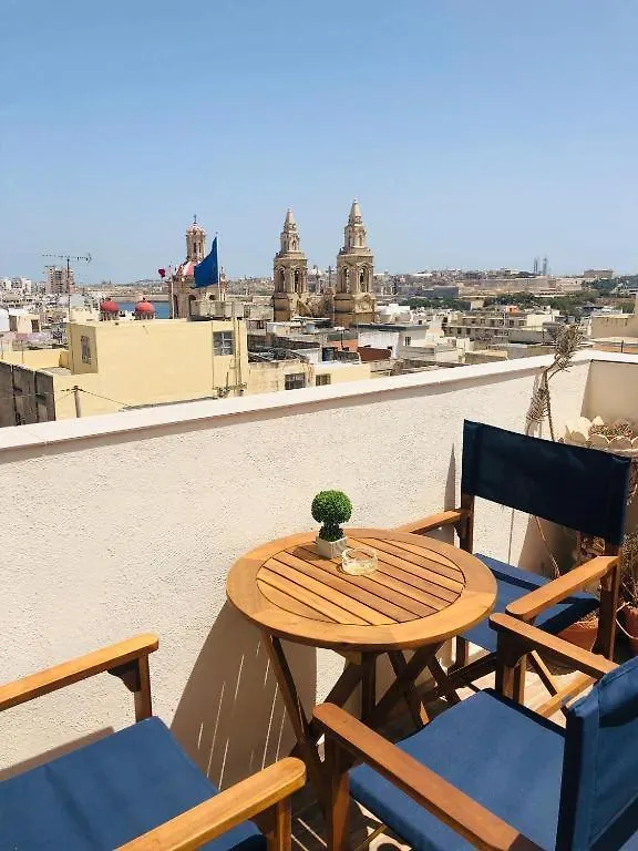 Nautilus Apartment Sliema Homestay