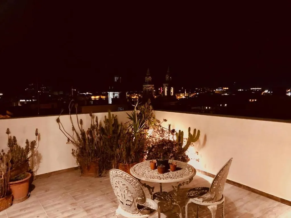 Nautilus Apartment Sliema Homestay
